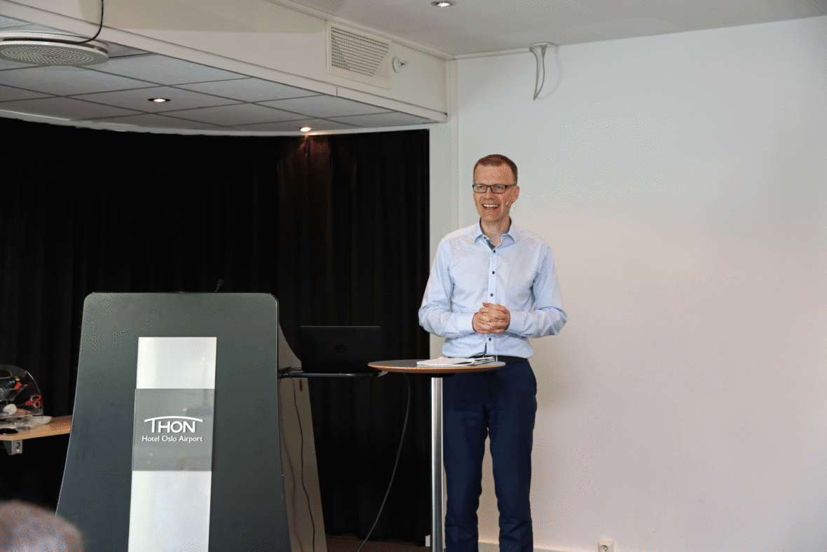 Erik Lahnstein taler til Skogeierforbundets årsmøte 2016.