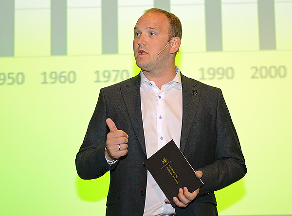 Landbruks- og matminister Jon Georg Dale åpnet Skog og Tre 2018-konferansens andre dag.