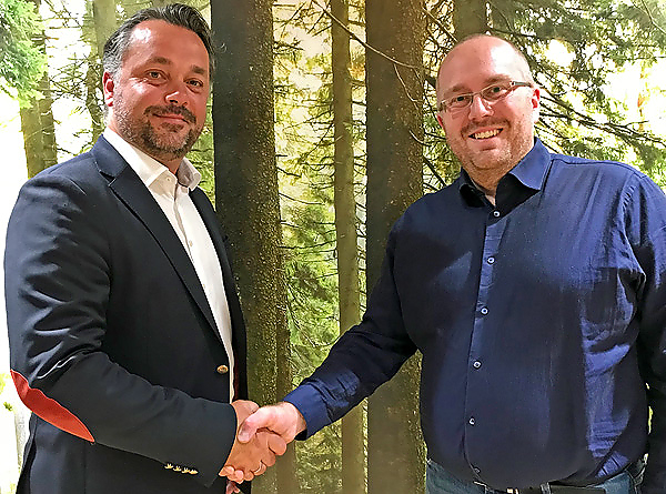 Anders R. Øynes i AT Skog og Kjetil André Rødland i Vestskog er fornøyd med at de to skogeierlagene har en plan om framtidig fusjon. 