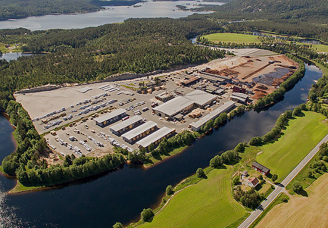 Biozin vil bygge sin fabrikk for produksjon av bioråolje på nabotomten til Bergene Holm sitt sagbruk Nidarå på Jordøya i Åmli.  
