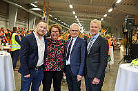 Det var god stemning på den storstilte åpningen av TEWOS nye fabrikk i Hurdal. TEWO ledes av Henning Thorsen, styreleder er Gunnar Olofsson og Erland Lundby er operativ leder. Her sammen med Statsråden under åpningen.  