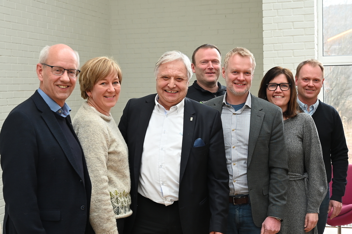 Dette er det nyvalgte styret i Viken Skog.  Fra venstre: Lars Fredrik Stuve, Ragnhild Hallenstvedt, Olav Breivik, Erland Lundby, Anders Wåla, Astrid Lier Rømuld og Kai Reidar Dølven. 